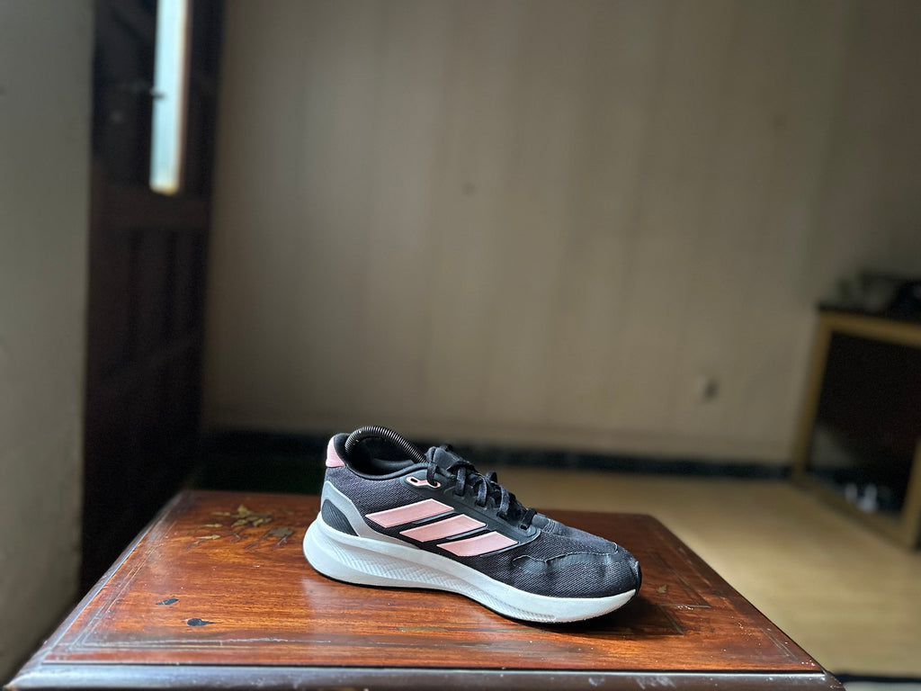 ORIGINAL Adidas RunFalcon 5 Black/Pink Uk size: 5.5
Eu: 38.5
