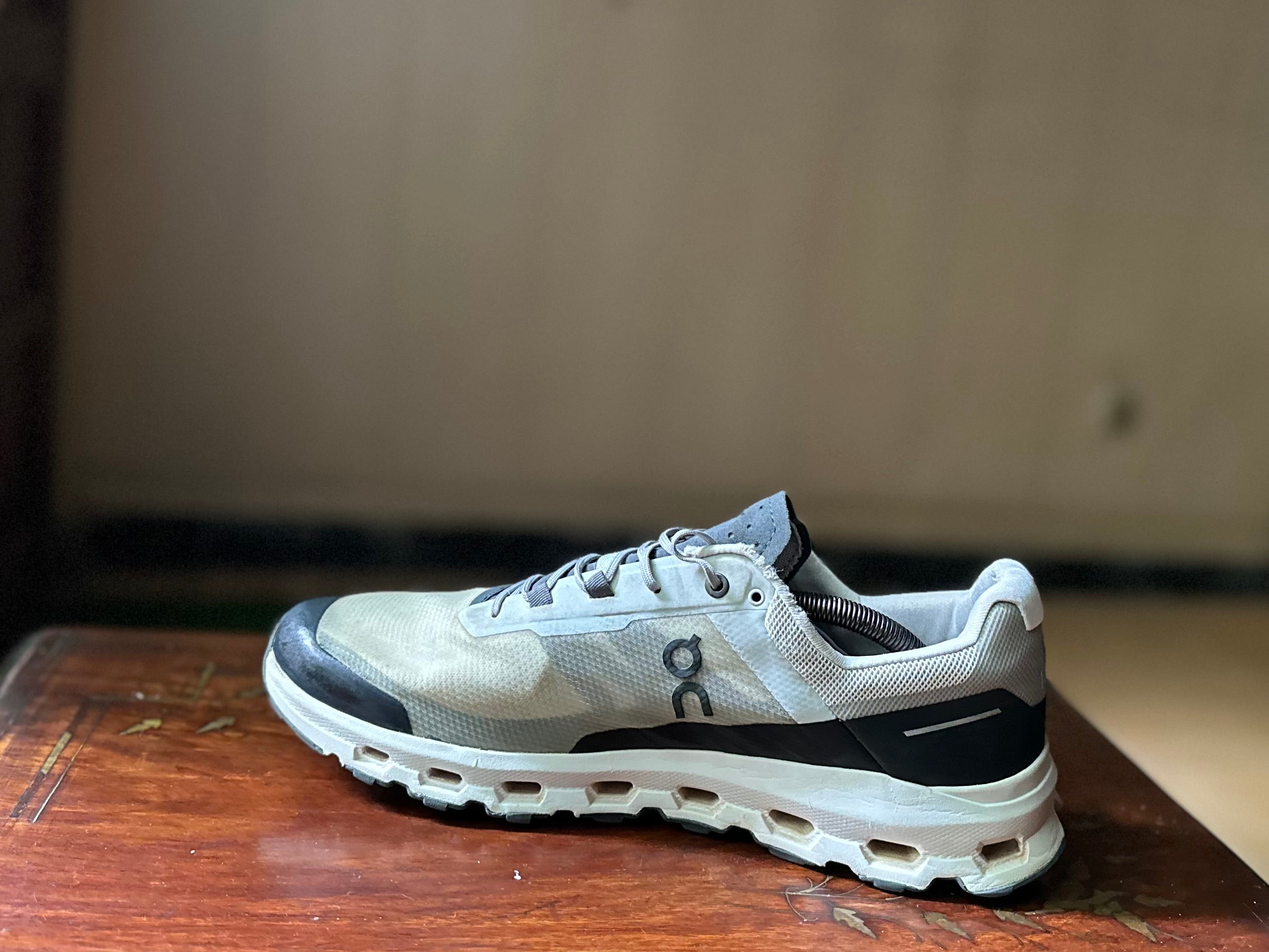 ORIGINAL On Cloud Vista 2 Glacier Uk size: 11 Eu: 46