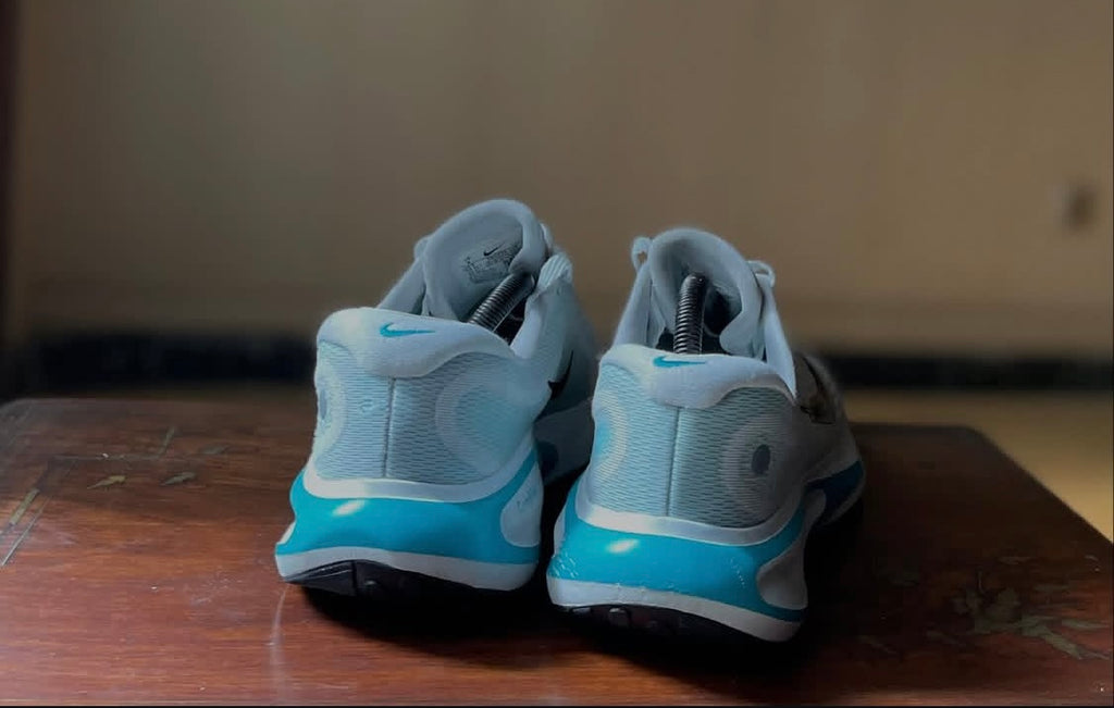 ORIGINAL Nike Journey Run Grey Aluminium Blue Lightning