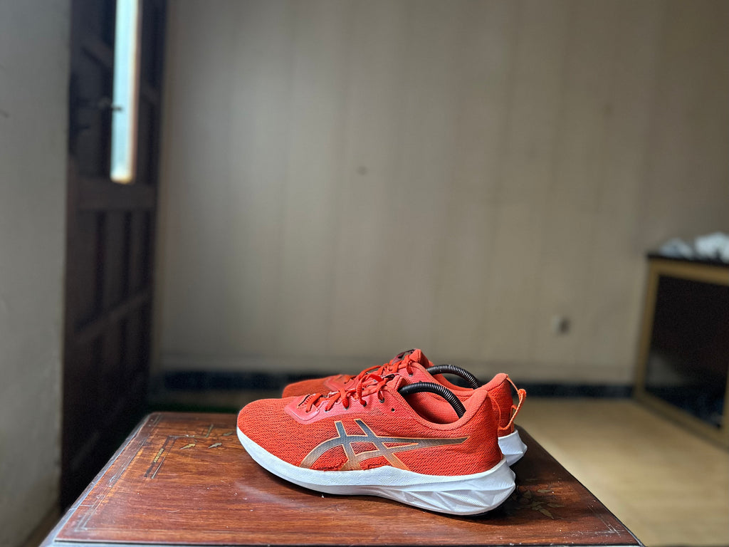 ORIGINAL Asics VersaBlast 2 Flash Red White Uk size: 9
Eu: 44