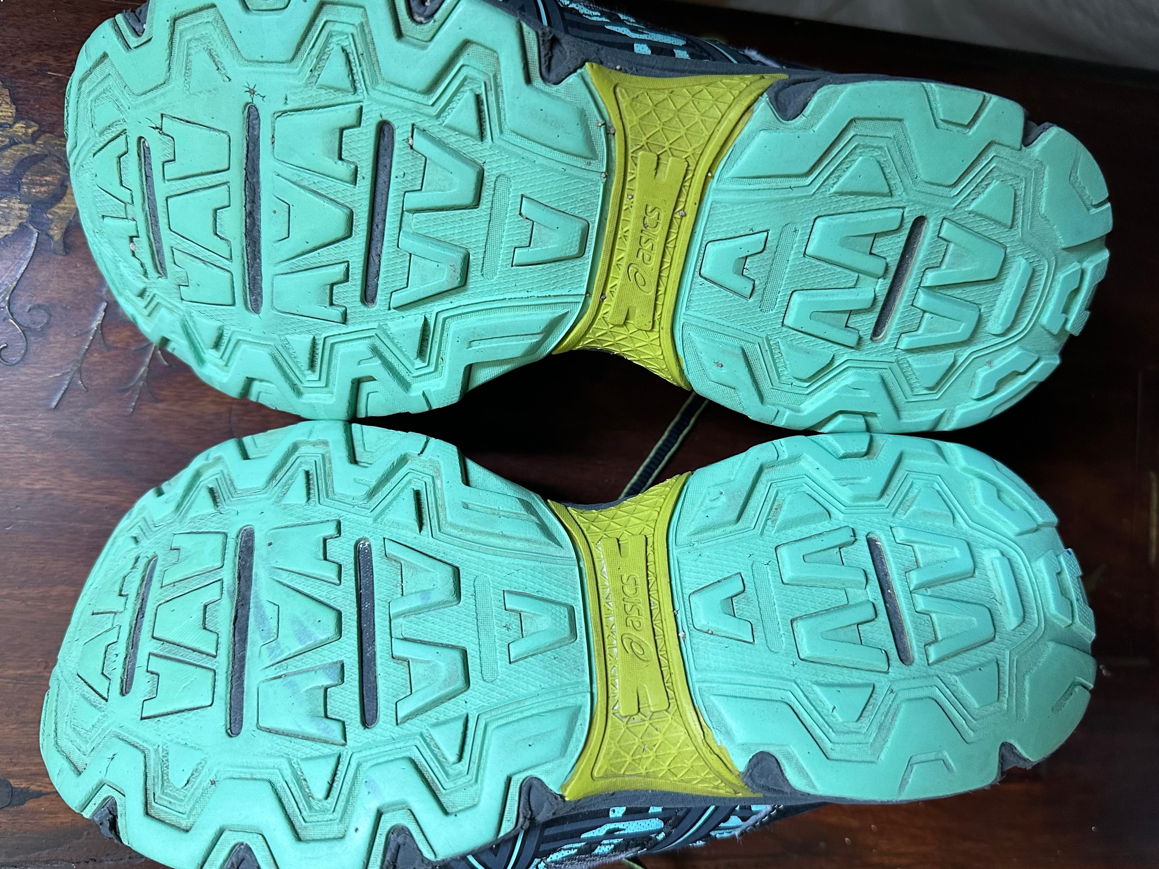 ORIGINAL Asics Gel-Venture 6 Black Neon Lime Uk size: 6
Eu: 40 Condition: 9.5/10