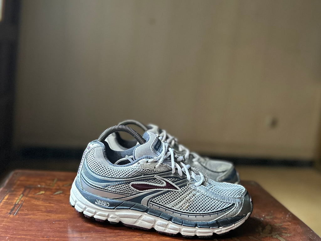 ORIGINAL Brooks Addiction 10th Edition Silver Gray