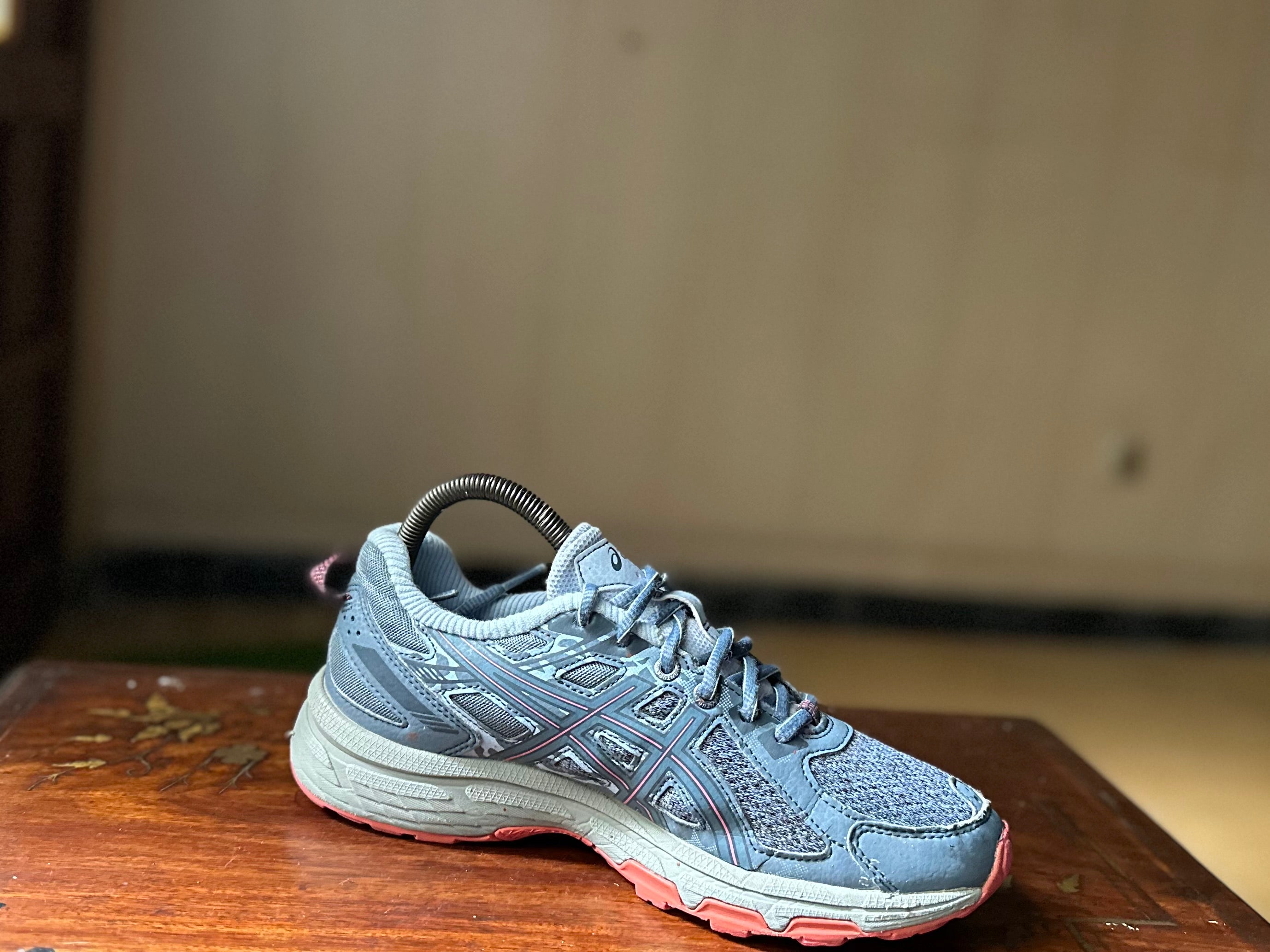 ORIGINAL Asics Gel-Venture 6 Uk size: 6 Eu: 40