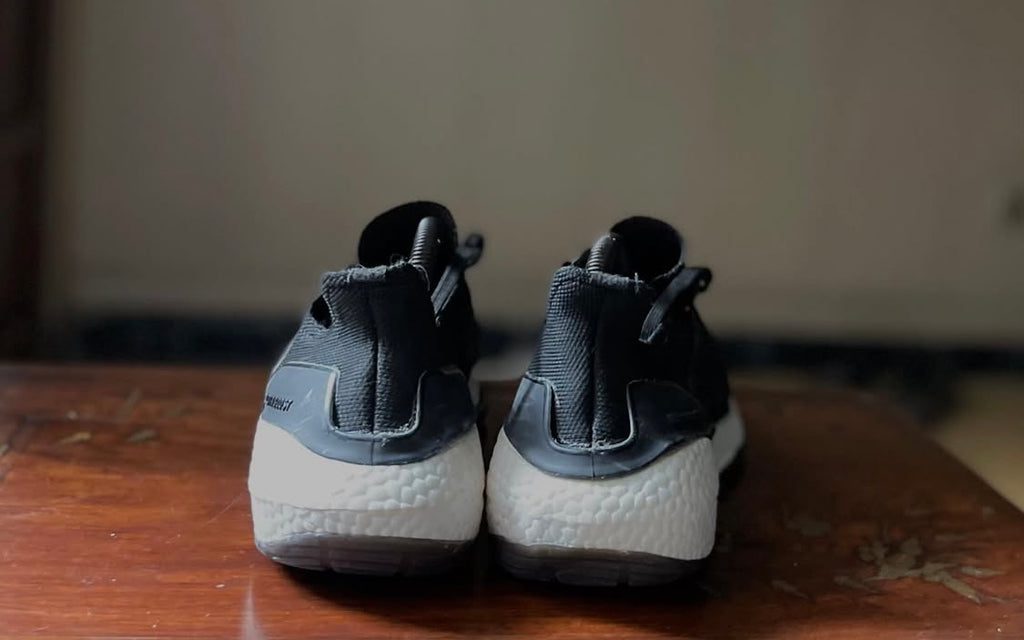 ORIGINAL Adidas UltraBoost 22 Black/White