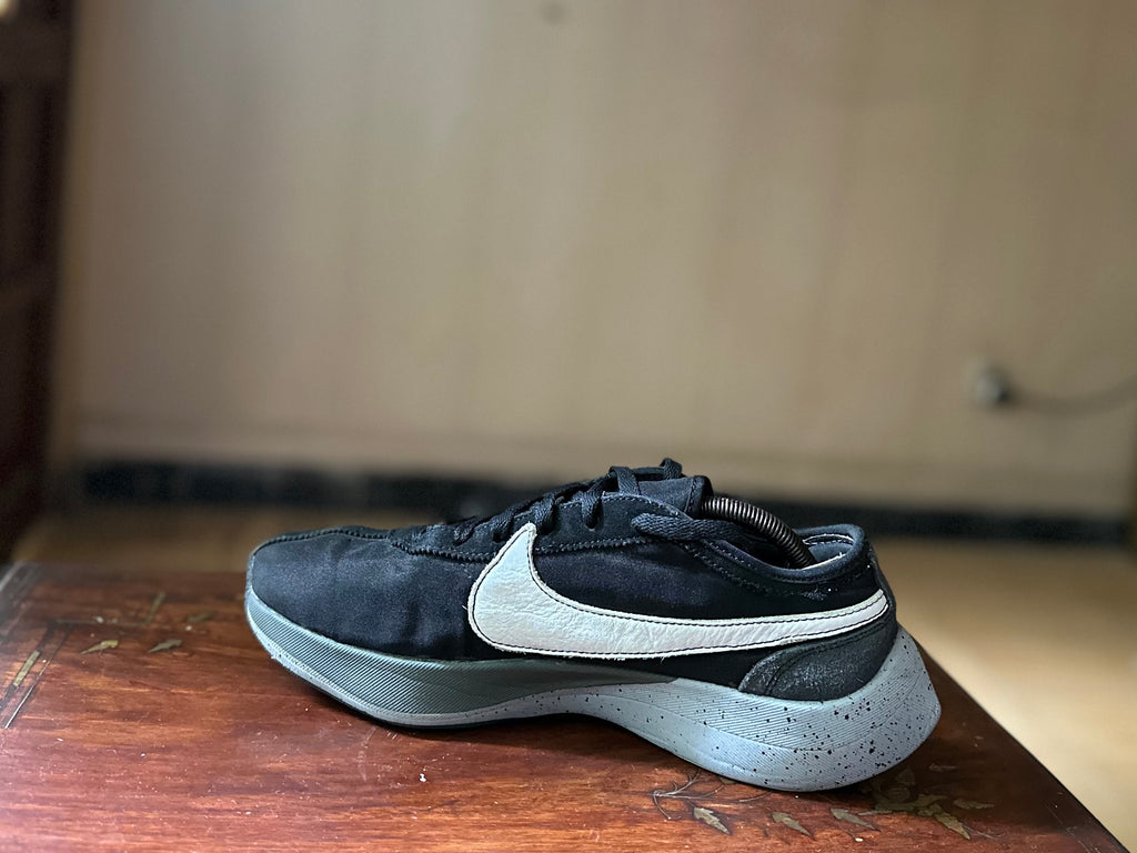 ORIGINAL Nike Moon Racer Black White Wolf Grey Uk size: 9.5
Eu: 44.5