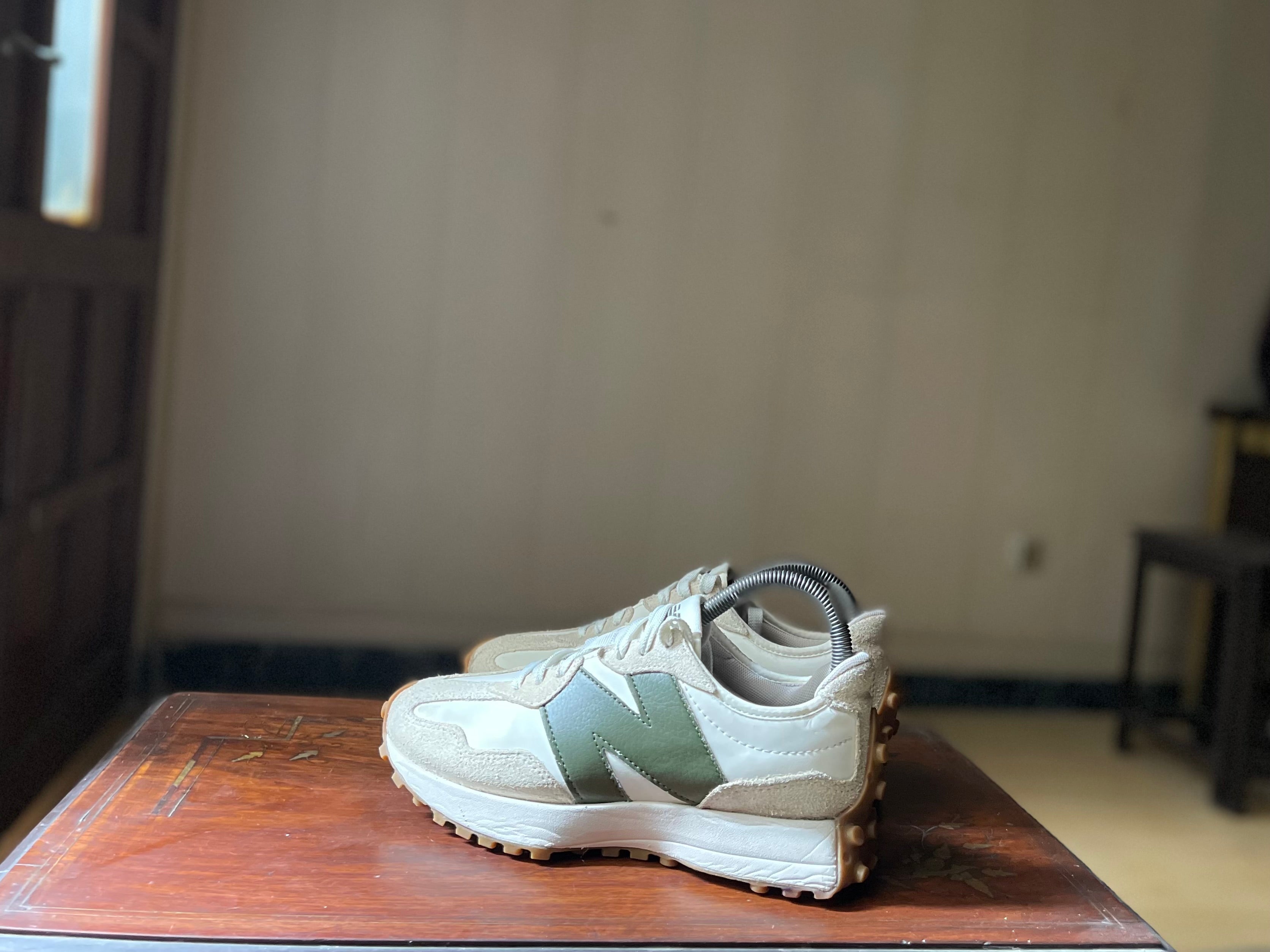 ORIGINAL New Balance 327 MoonBeam Oak Leaf
