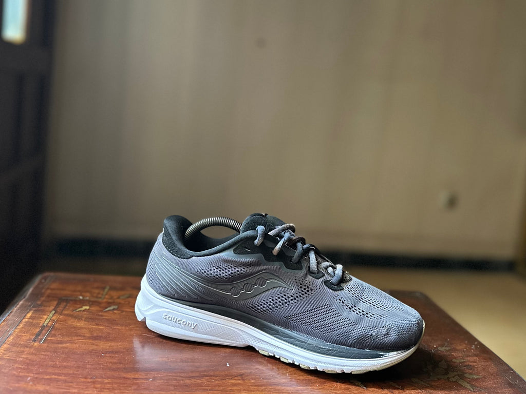 ORIGINAL Saucony Ride 14 Grey/White Uk size: 8 Eu: 42