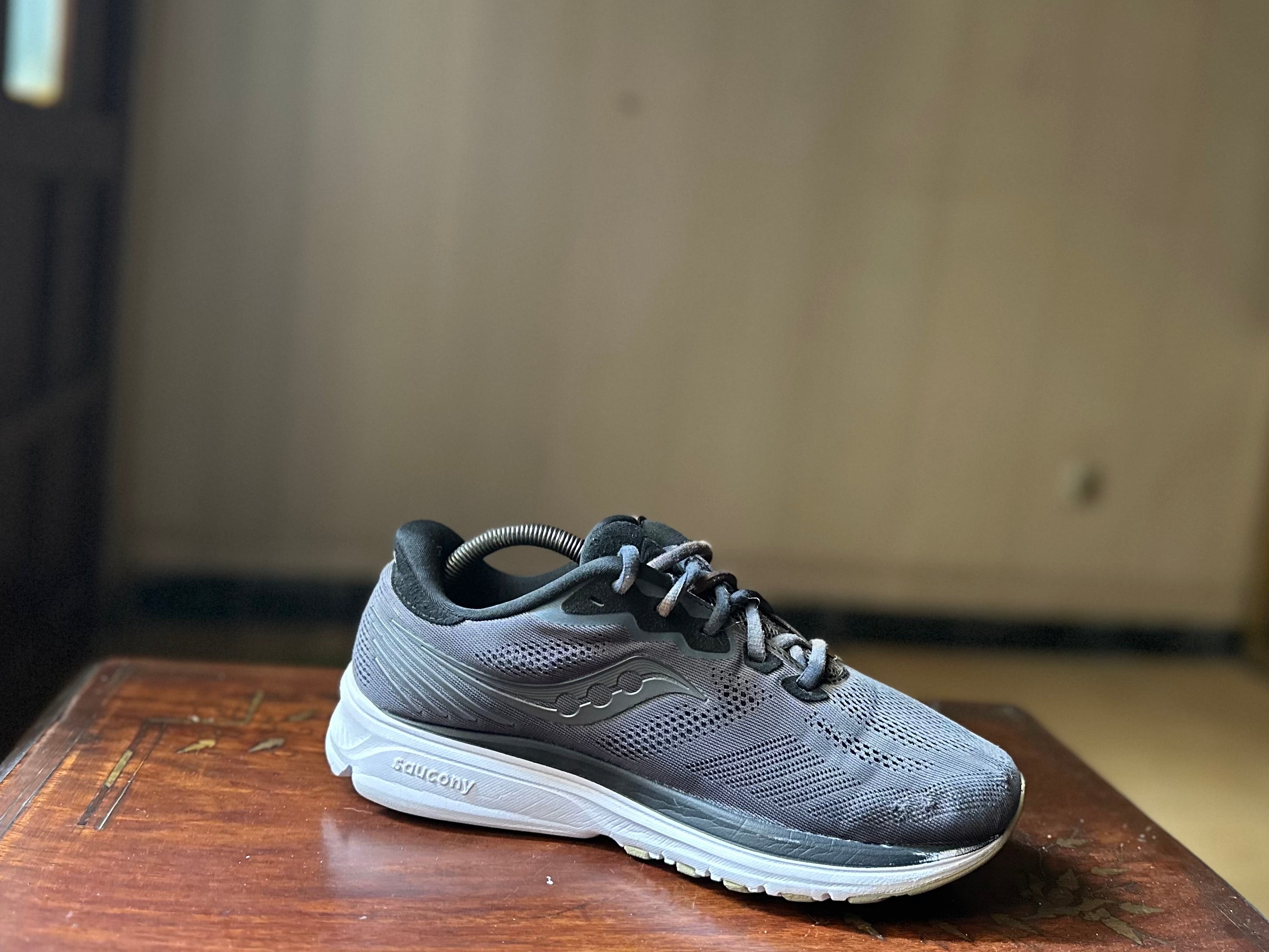 ORIGINAL Saucony Ride 14 Grey/White Uk size: 8 Eu: 42