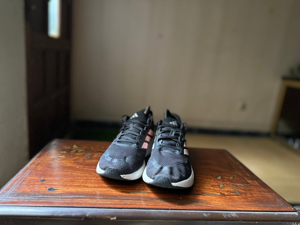 ORIGINAL Adidas RunFalcon 5 Black/Pink Uk size: 5.5
Eu: 38.5