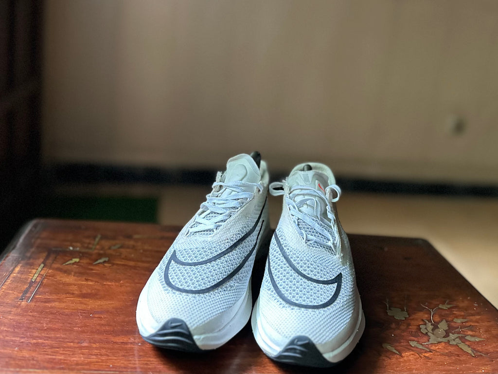 ORIGINAL Nike ZoomX StreakFly White Black Photon Dust Uk size: 6 Eu: 40