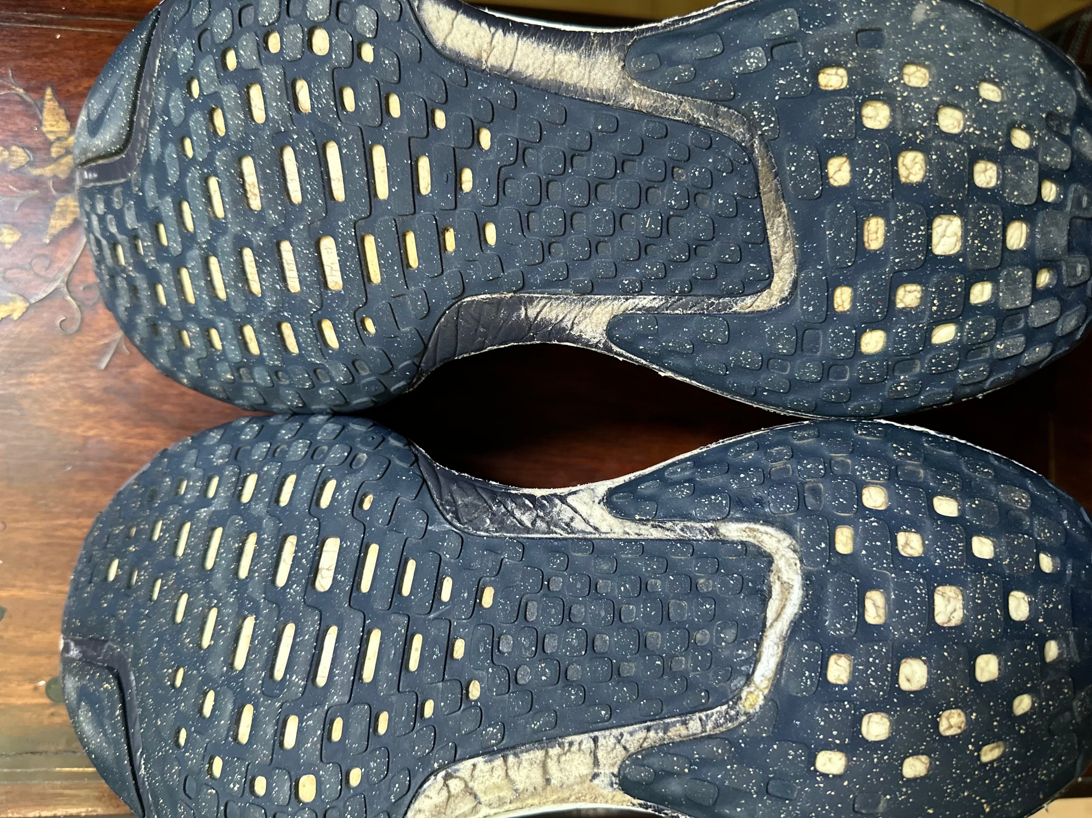 ORIGINAL Nike ZoomX Invincible Run 3 College Navy Uk size: 9
Eu: 44