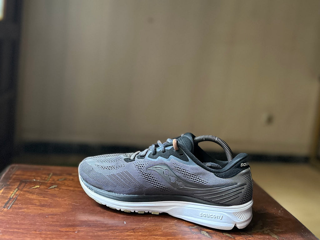 ORIGINAL Saucony Ride 14 Grey/White Uk size: 8 Eu: 42
