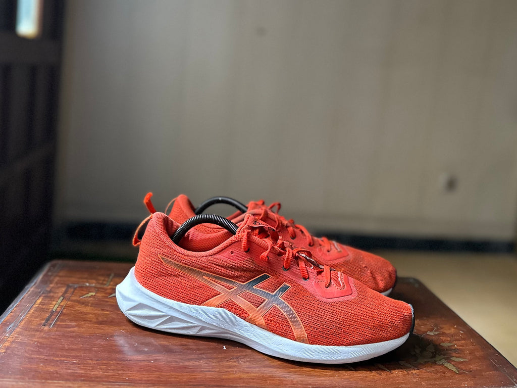 ORIGINAL Asics VersaBlast 2 Flash Red White Uk size: 9
Eu: 44