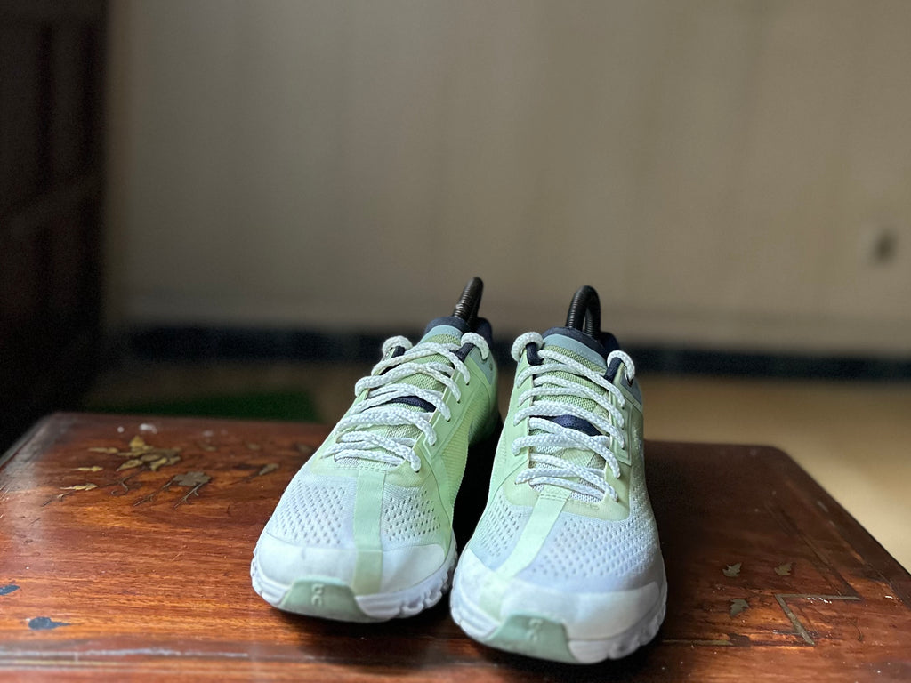 ORIGINAL On CloudFlow Meadow/White Uk size: 6 Eu: 39
