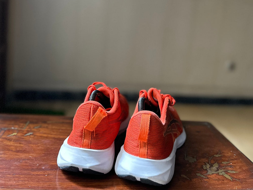 ORIGINAL Asics VersaBlast 2 Flash Red White Uk size: 9
Eu: 44