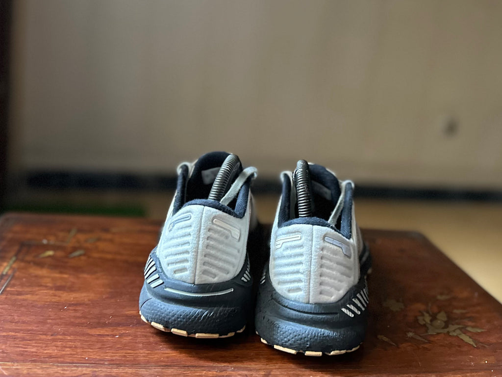 ORIGINAL Brooks Adrenaline GTS 22 Grey/Black Uk size: 6
Eu: 39