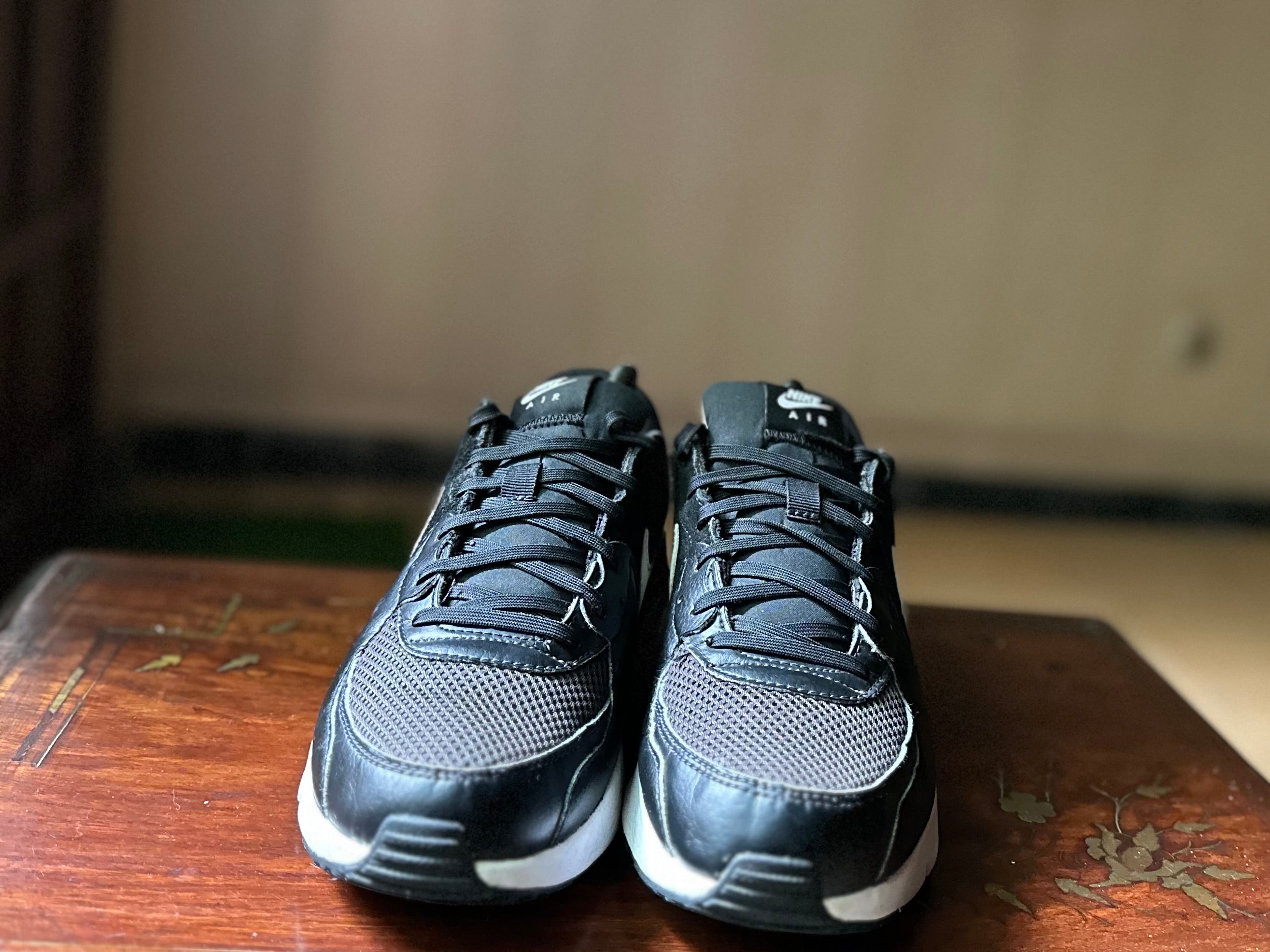 ORIGINAL Nike AirMax Excee Black/White Uk size: 7.5 Eu: 42