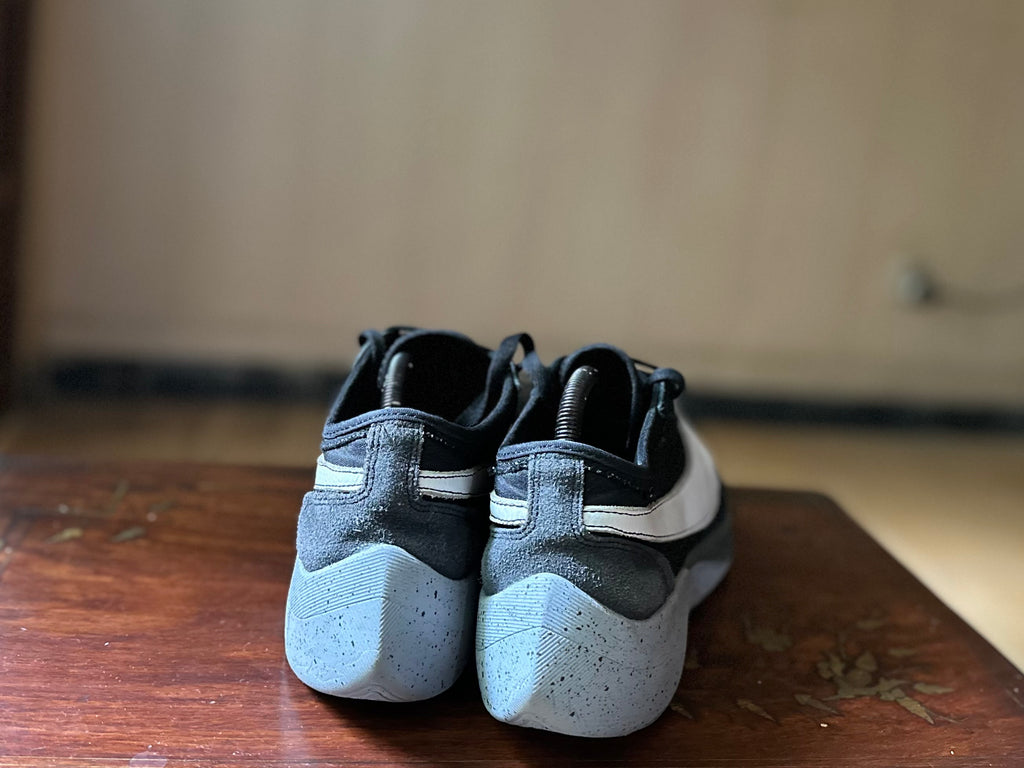 ORIGINAL Nike Moon Racer Black White Wolf Grey Uk size: 9.5
Eu: 44.5