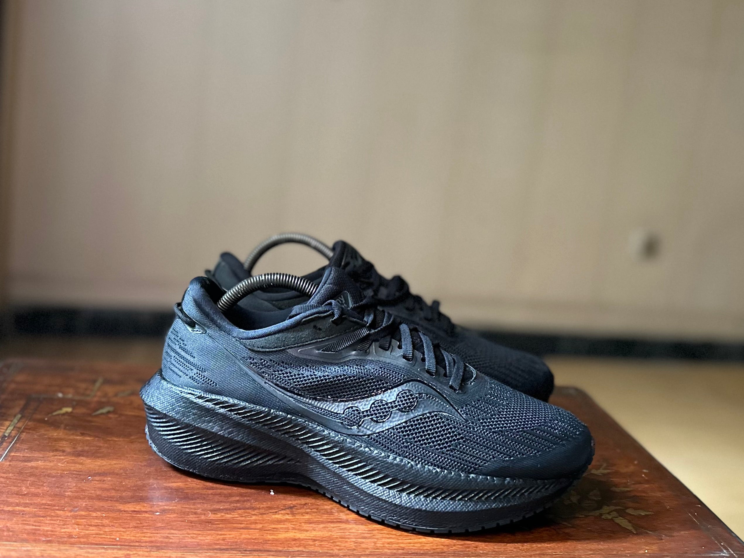 ORIGINAL Saucony Triumph 21 Triple Black