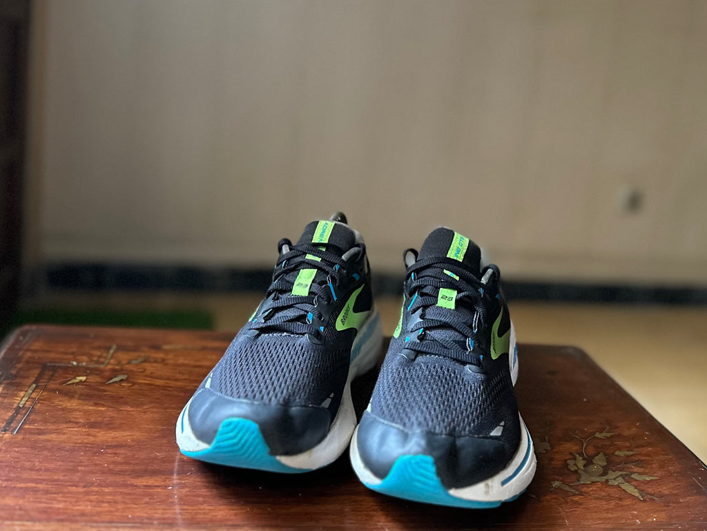 ORIGINAL Brooks Adrenaline GTS 23 2E Wide Black Hawaiian Ocean  Uk size: 7.5 Eu: 42