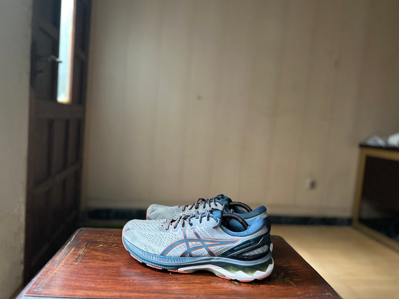 ORIGINAL Asics Gel-Kayano 27 Sheet Rock/Magnetic Blue
Uk size: 9 Eu: 44