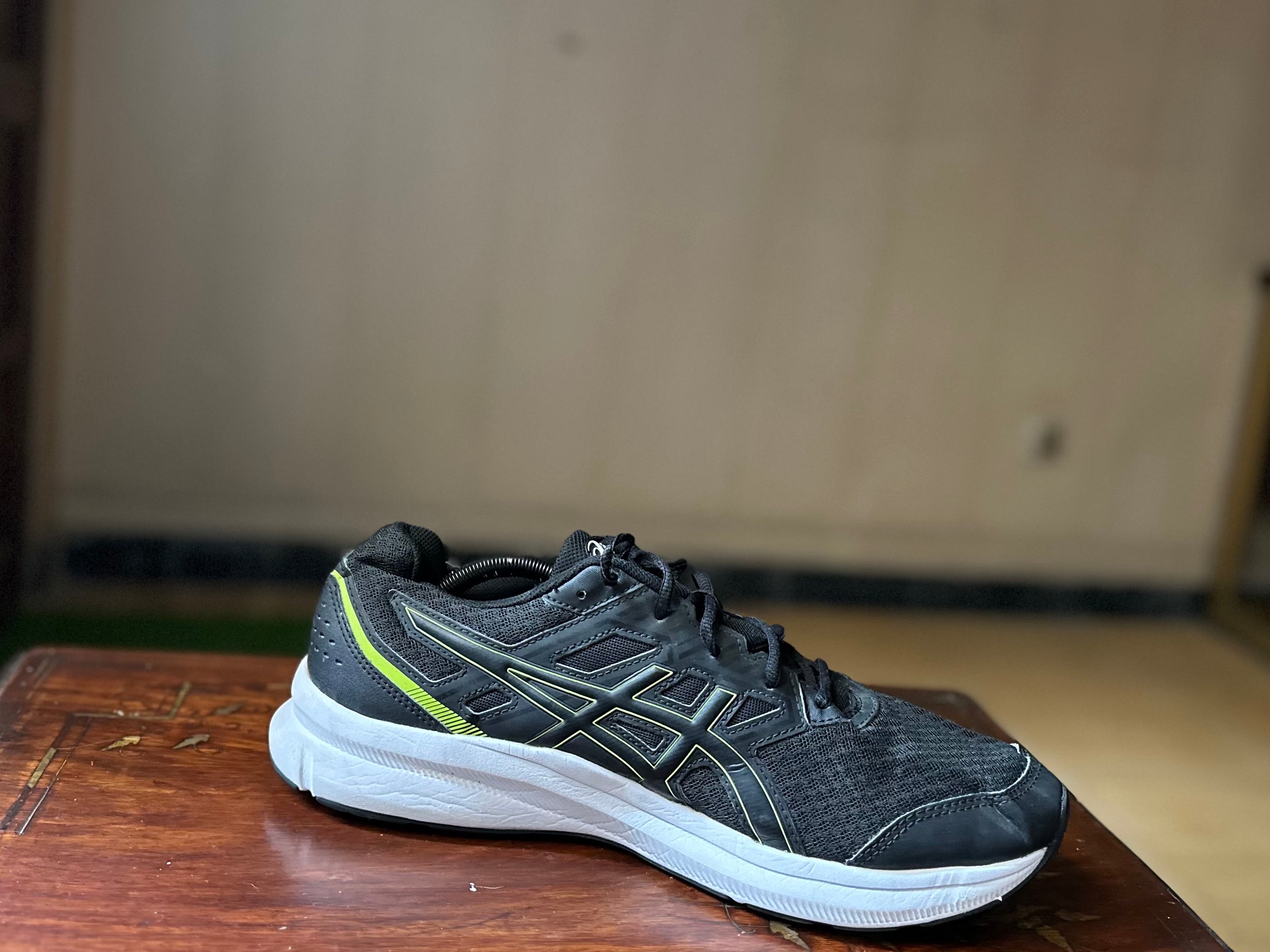ORIGINAL Asics Jolt 3 Black Hazard Green Uk size: 11
Eu: 46