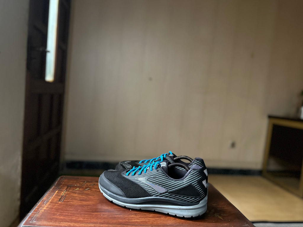 ORIGINAL Brooks Addiction Walker Suede 2 Black Prime Uk size: 8.5 Eu: 43