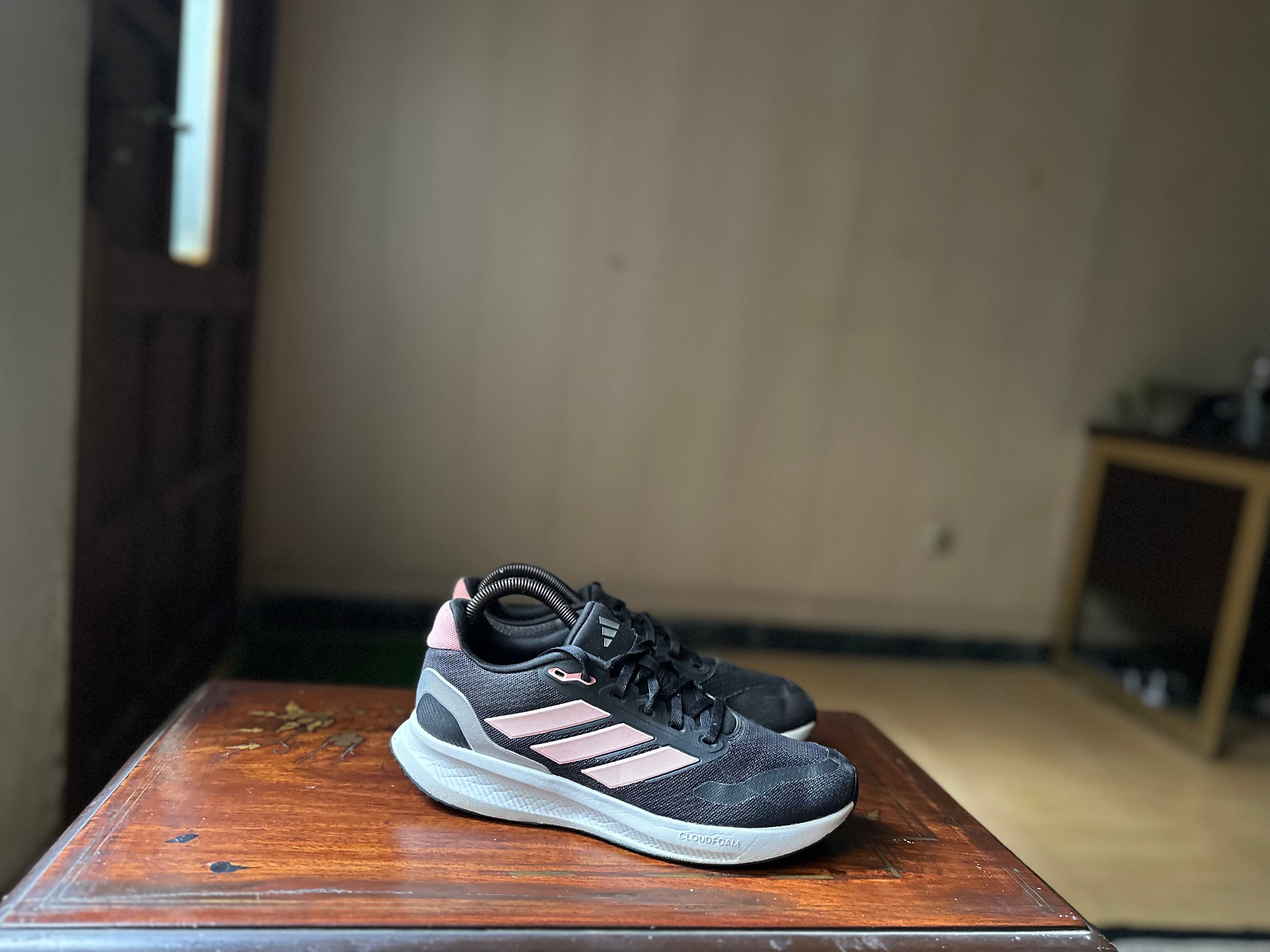 ORIGINAL Adidas RunFalcon 5 Black/Pink Uk size: 5.5
Eu: 38.5