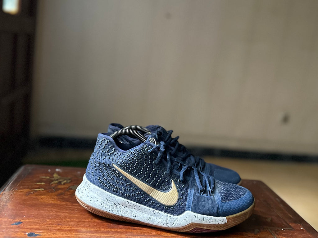ORIGINAL Nike Kyrie 3 Obsidian Metallic Gold Uk size: 6 Eu: 40
