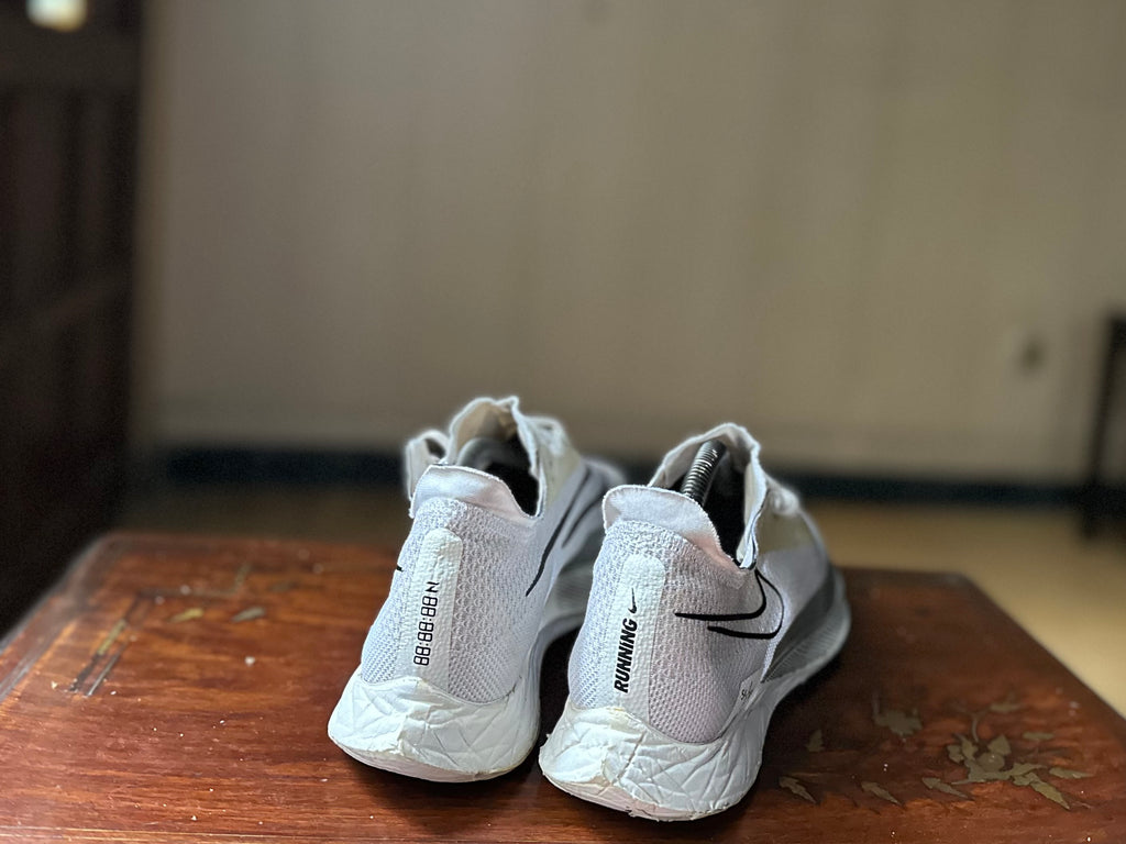 ORIGINAL Nike ZoomX StreakFly White/Black Uk size: 8
Eu: 42.5