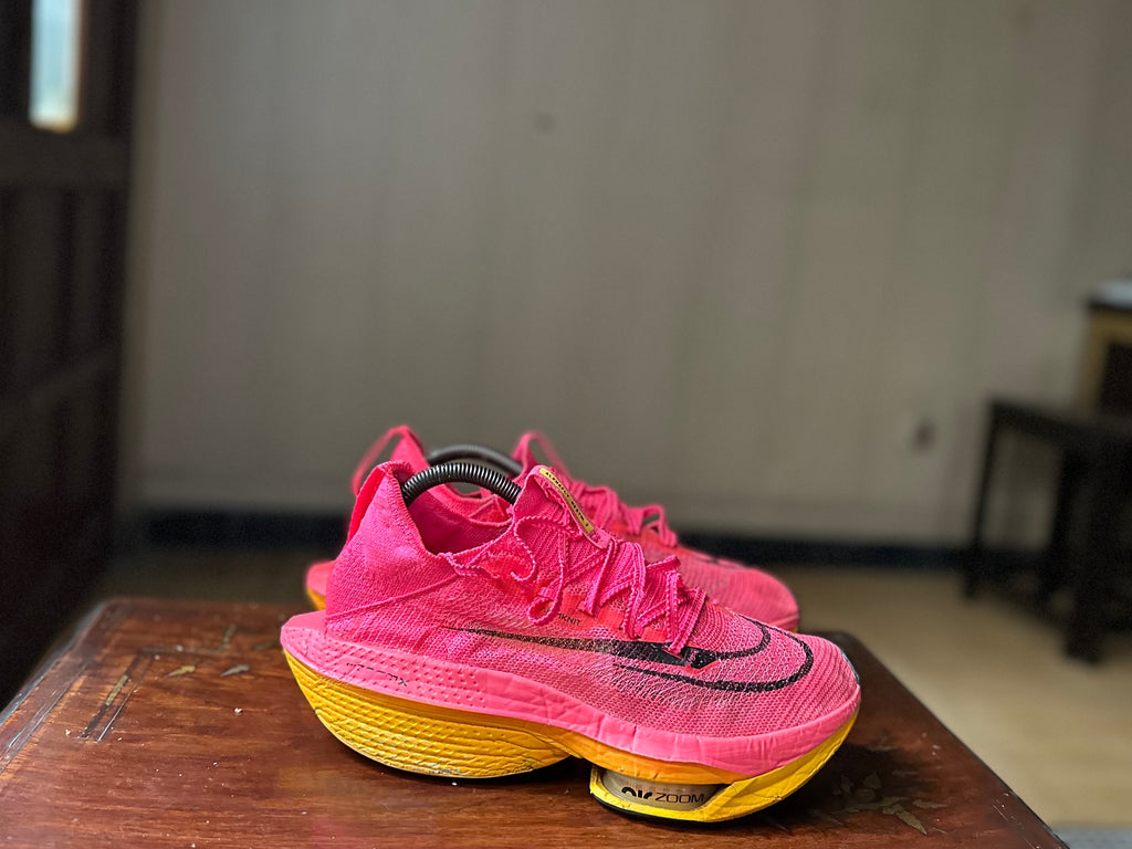 ORIGINAL Nike AirZoom AlphaFly Next% 2 Hyper Pink/Laser Orange (Carbon Plated) Uk size: 7.5
Eu: 42