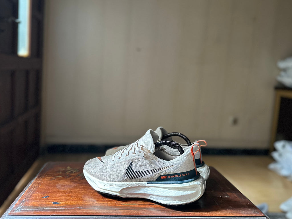 ORIGINAL Nike ZoomX Invincible Run 3 OatMeal Safety Orange