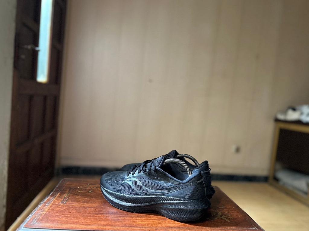 ORIGINAL Saucony Triumph 21 Triple Black