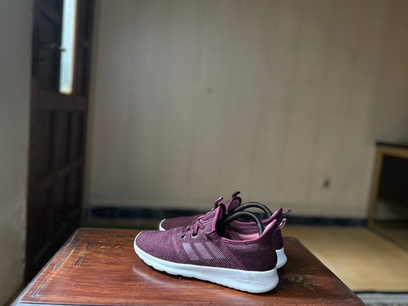 ORIGINAL Adidas CloudFoam Pure Maroon/White Uk size: 6
Eu: 39.5