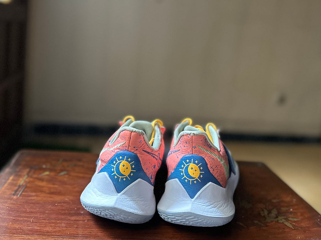 ORIGINAL Nike Kyrie Low 3 Atomic Pink Stone Blue Tie Die Uk size: 11
Eu: 46