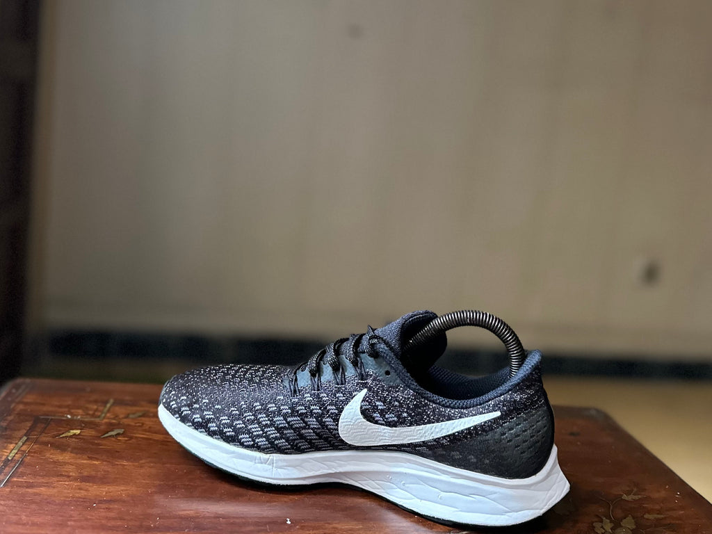 ORIGINAL Nike AirZoom Pegasus 35 Black/White Uk size: 5.5
Eu: 38.5