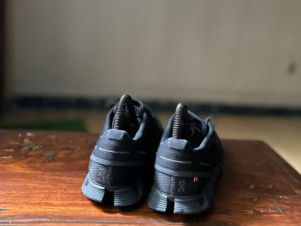 ORIGINAL OnCloud 5 Black/Black Uk size: 5.5 Eu: 38.5