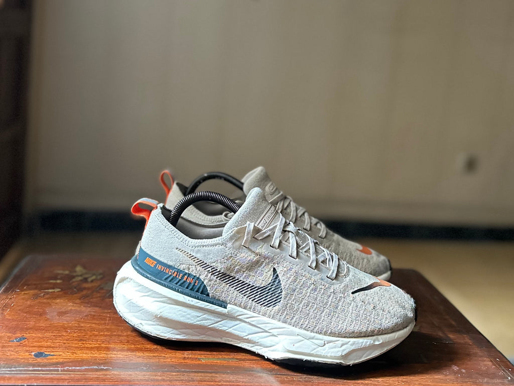 ORIGINAL Nike ZoomX Invincible Run 3 OatMeal Safety Orange