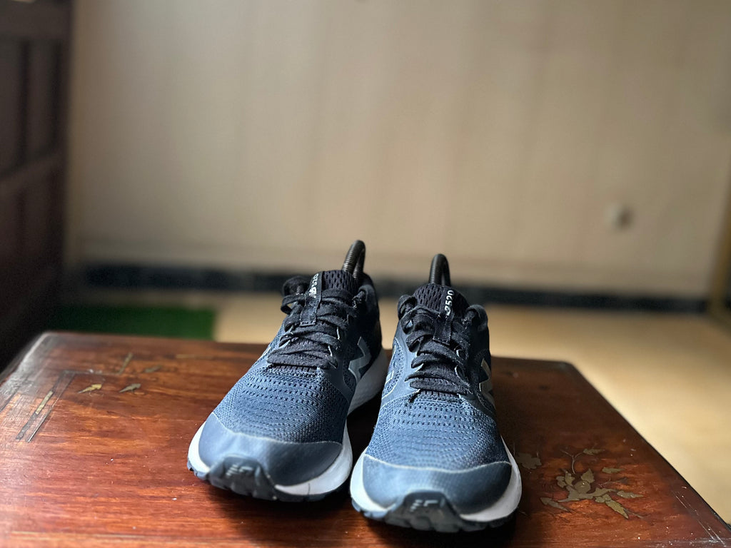 ORIGINAL New Balance 520 V6 Running Black/White