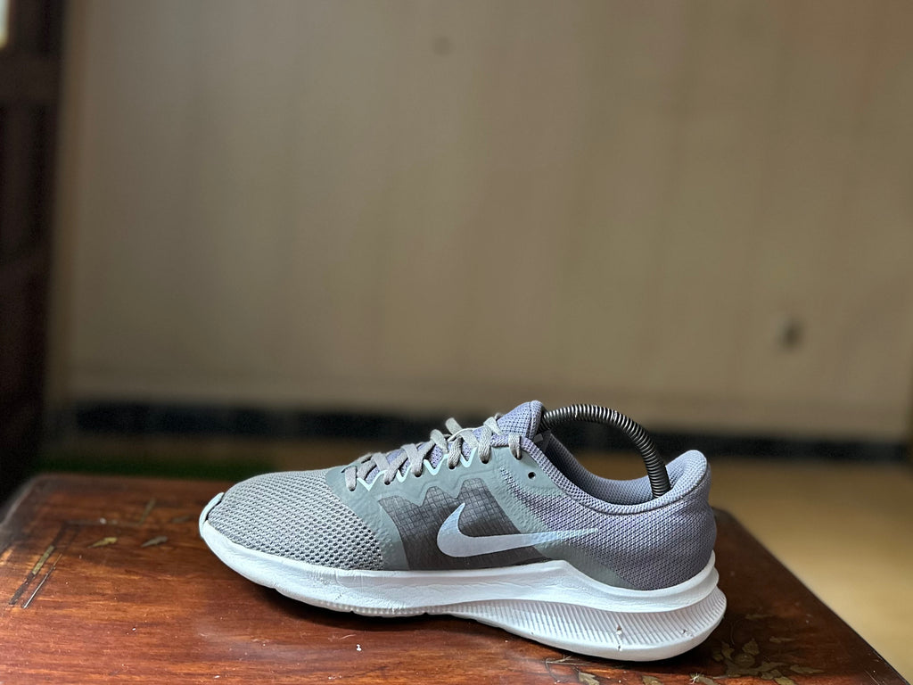 ORIGINAL Nike DownShifter 11 Smoke Grey Uk size: 7.5
Eu: 42
