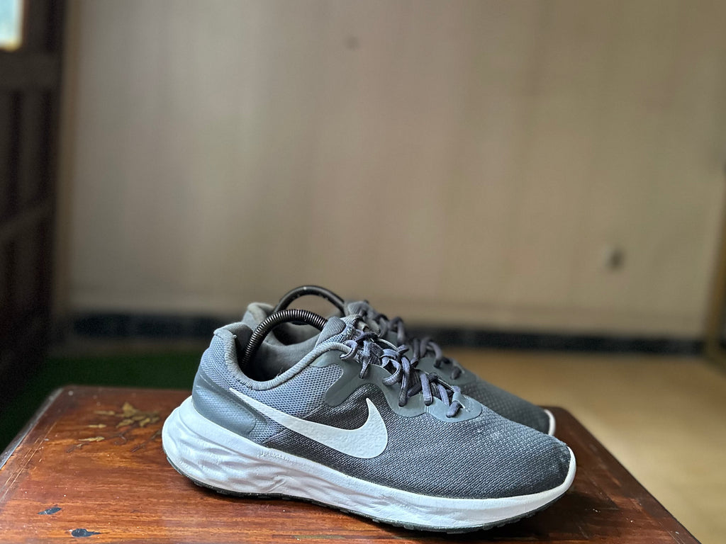 ORIGINAL Nike Revolution 6 Iron Grey Uk size: 9Eu: 44 Condition: 9.5/10