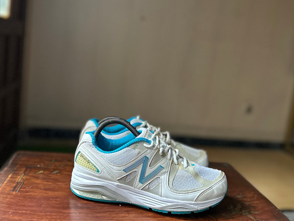 ORIGINAL New Balance 1540V2 Blue Bell/White Uk size: 6
Eu: 39