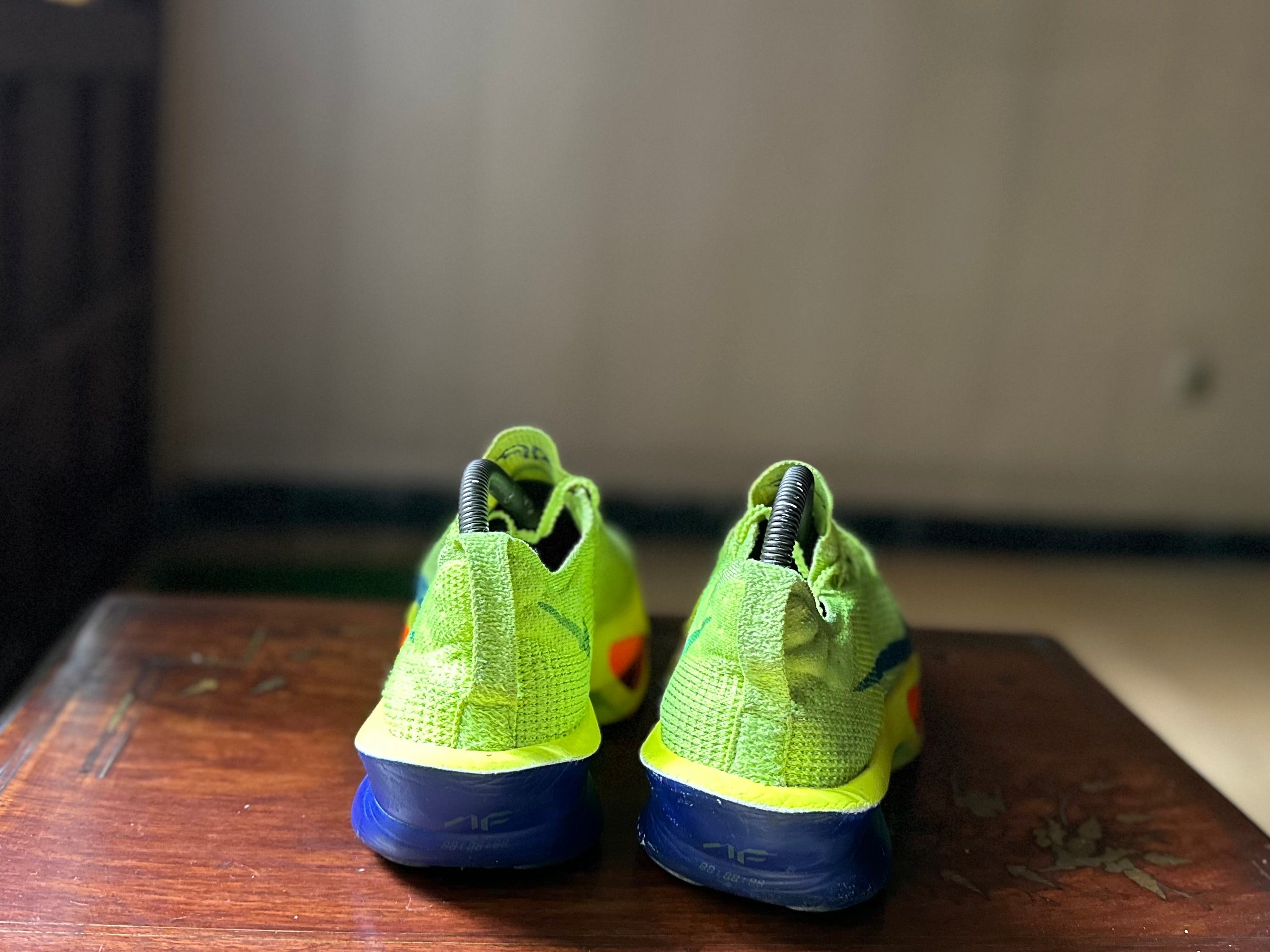 ORIGINAL Nike AirZoomX AlphaFly 3 Volt (Carbon Plated) Uk size: 6
Eu: 40