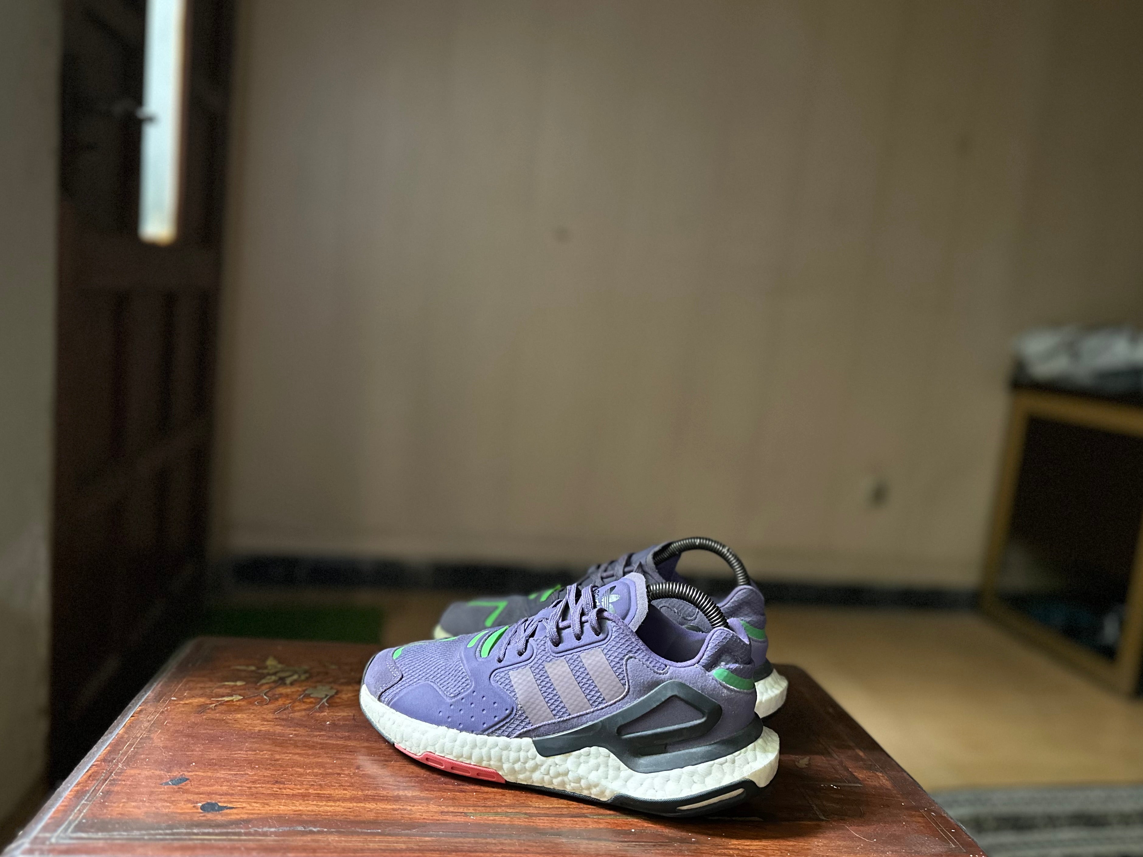 ORIGINAL Adidas WomenDay Purple Green Uk size: 5
Eu: 38