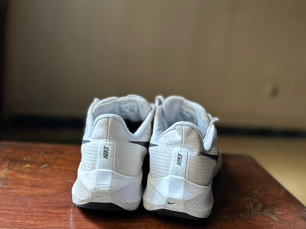 ORIGINAL Nike Zoom Pegasus 39 TB White Black Uk size: 15
Eu: 50