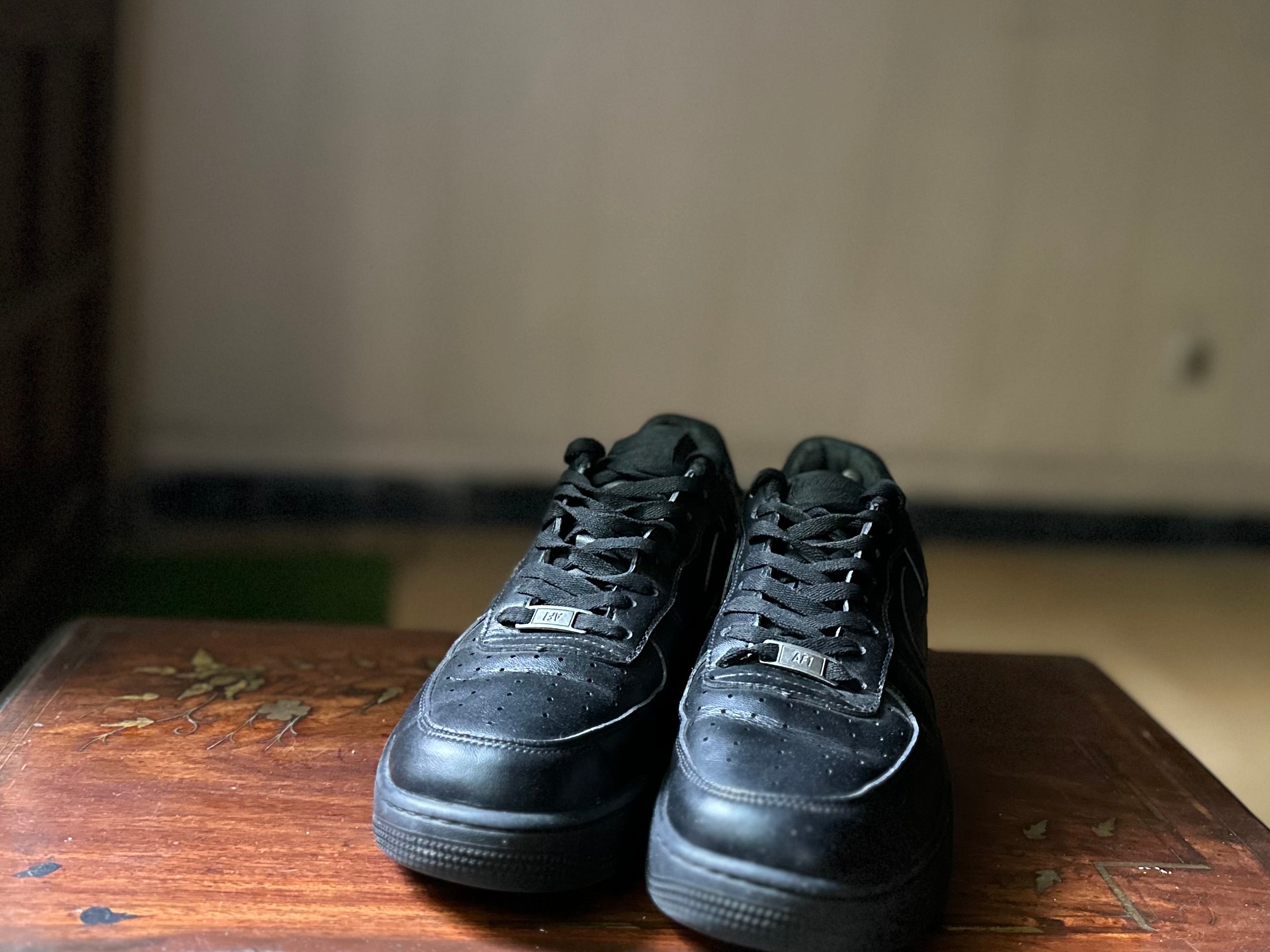 ORIGINAL Nike AirForce 1 Triple Black Uk size: 9 Eu: 44