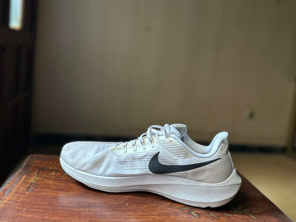 ORIGINAL Nike Zoom Pegasus 39 TB White Black Uk size: 15
Eu: 50