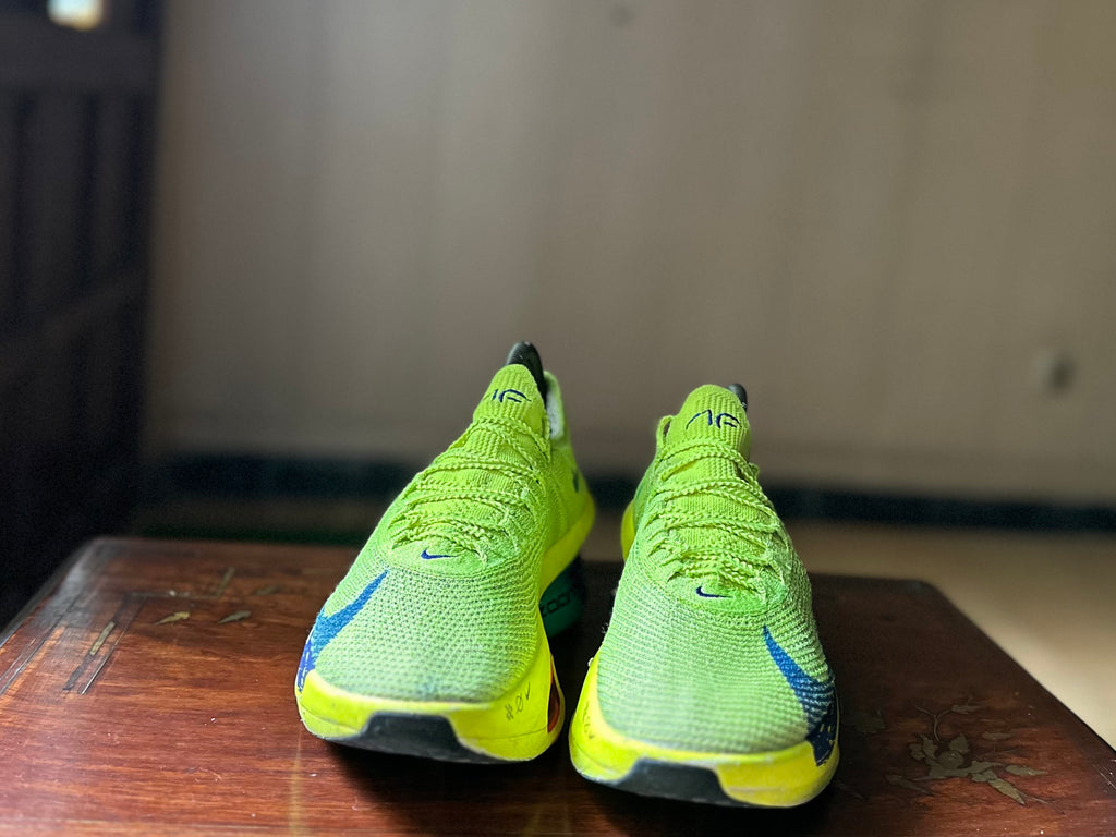 ORIGINAL Nike AirZoomX AlphaFly 3 Volt (Carbon Plated) Uk size: 6
Eu: 40