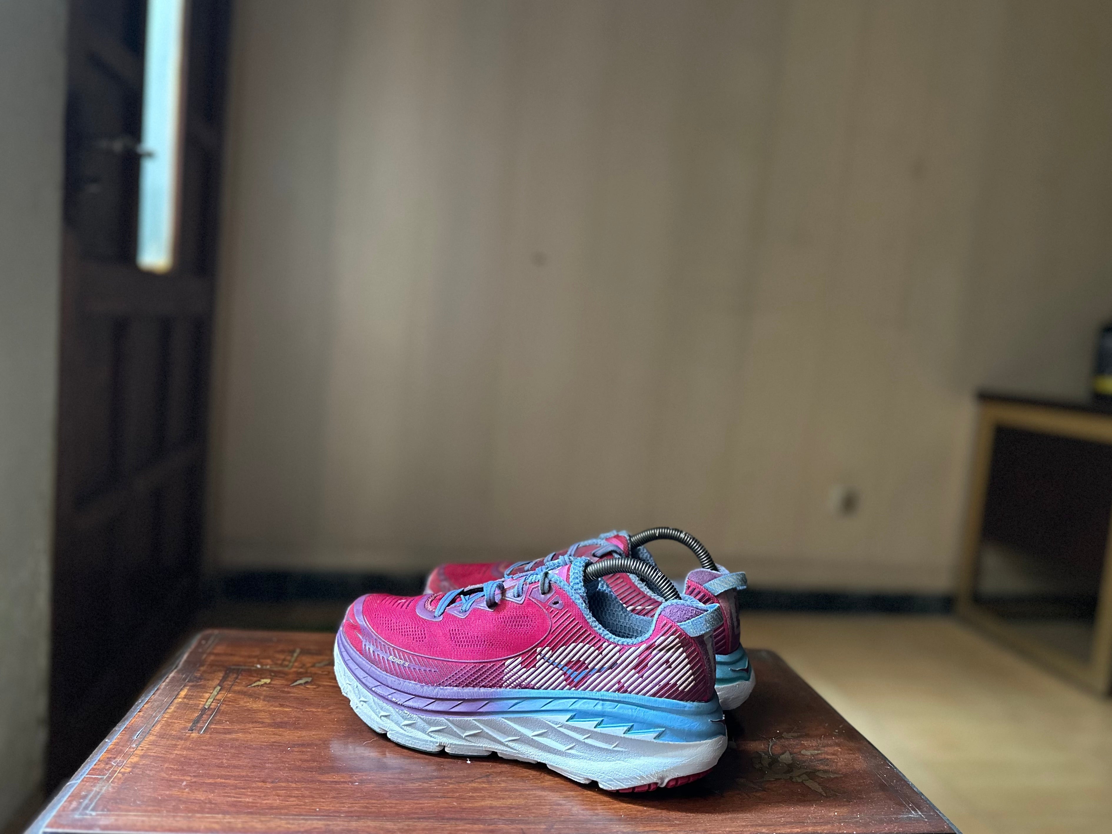 ORIGINAL Hoka Bondi 5 Jubilee Uk size: 7 Eu: 41