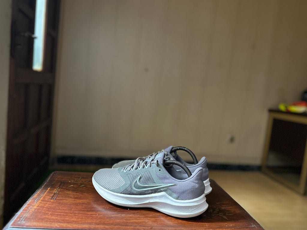 ORIGINAL Nike DownShifter 11 Smoke Grey Uk size: 7.5
Eu: 42